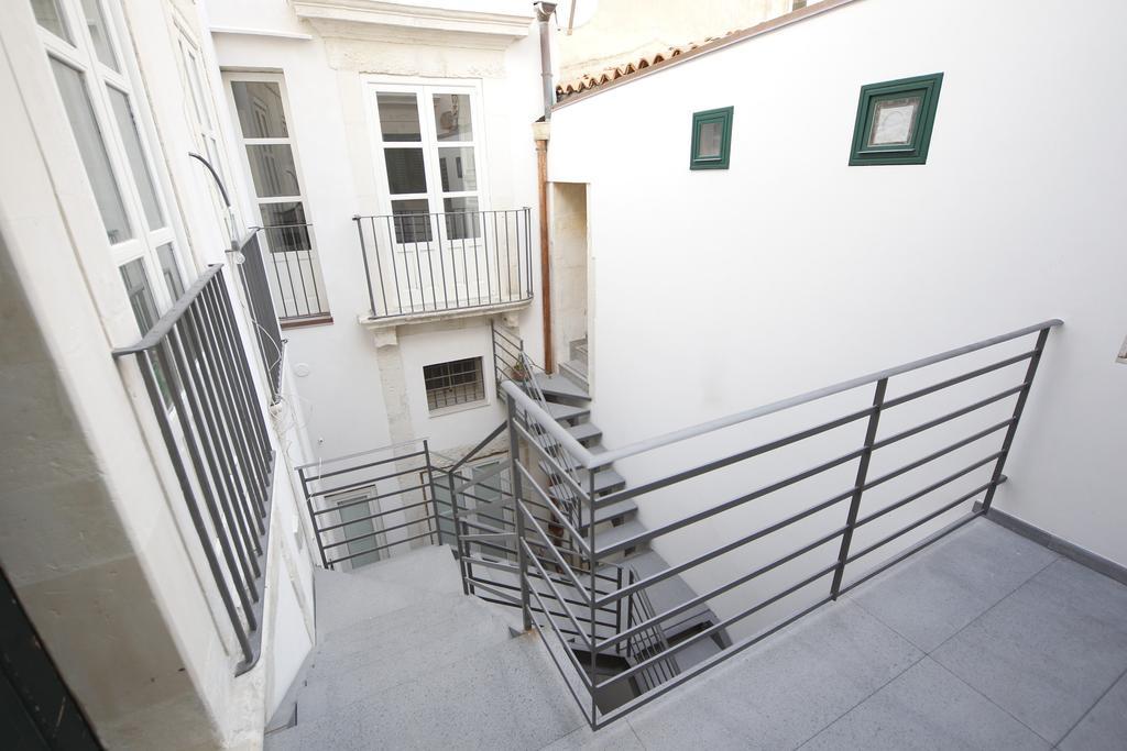 Ortigia Camere Con Vista Da Giulio B&B Syracuse Bagian luar foto