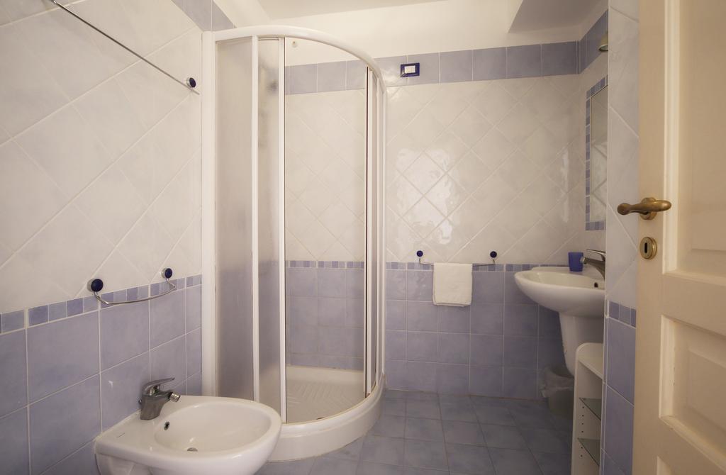 Ortigia Camere Con Vista Da Giulio B&B Syracuse Bagian luar foto