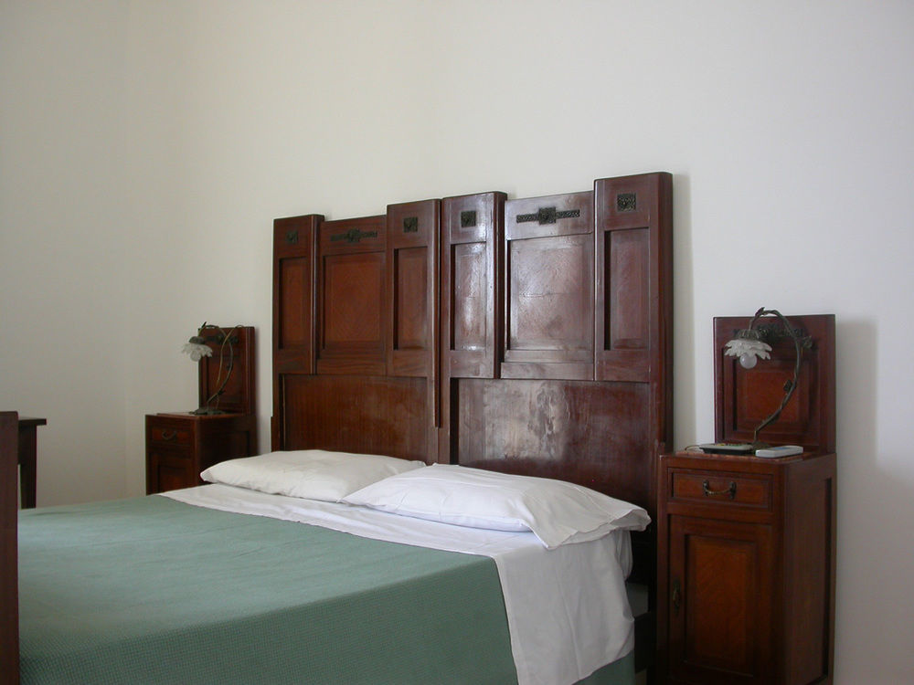 Ortigia Camere Con Vista Da Giulio B&B Syracuse Bagian luar foto